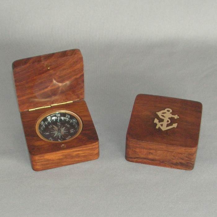 Brass Compass in Wooden Box (70mm Square)