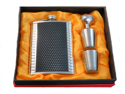 Hip Flask High Polish Chrome Gift Set - 8oz Black/Chrome with 2 SS Cups and Filler